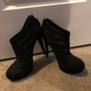 Jessica Simpson heels